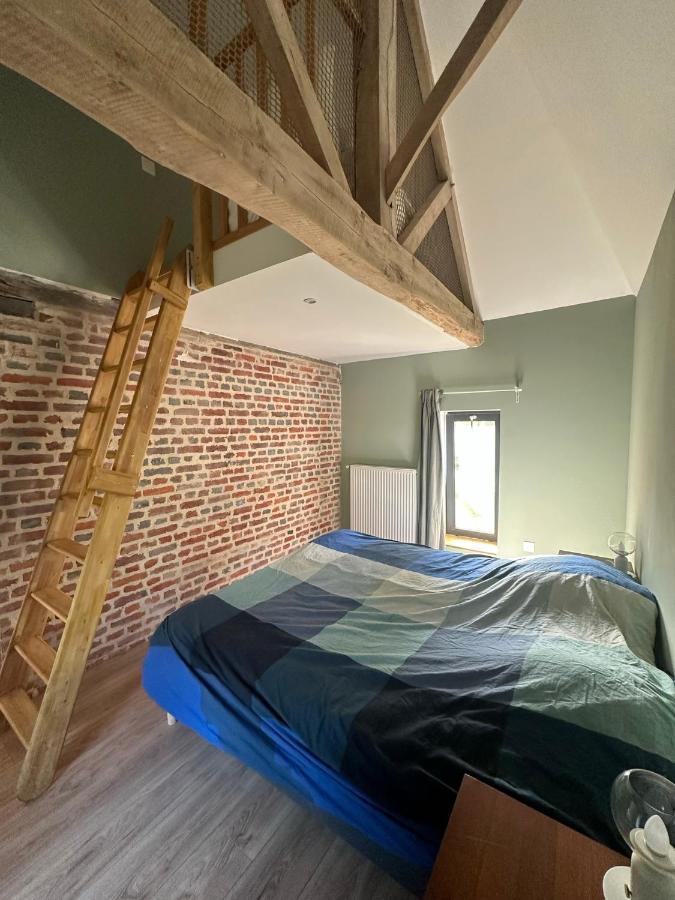 Gite Confortable Au Milieu Des Pres - La Ferme De Montigny Neauphe-Sur-Dive Ngoại thất bức ảnh