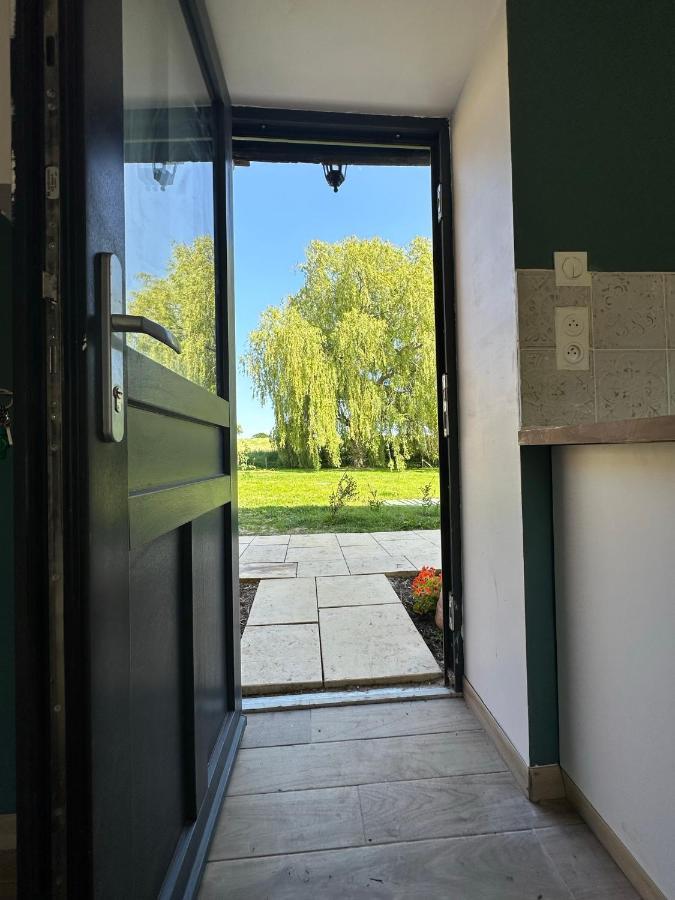 Gite Confortable Au Milieu Des Pres - La Ferme De Montigny Neauphe-Sur-Dive Ngoại thất bức ảnh