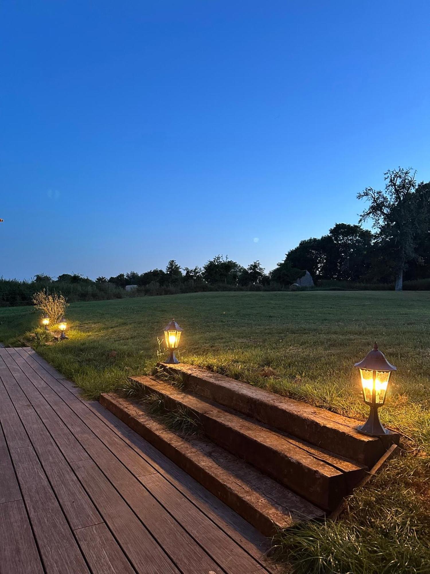 Gite Confortable Au Milieu Des Pres - La Ferme De Montigny Neauphe-Sur-Dive Ngoại thất bức ảnh