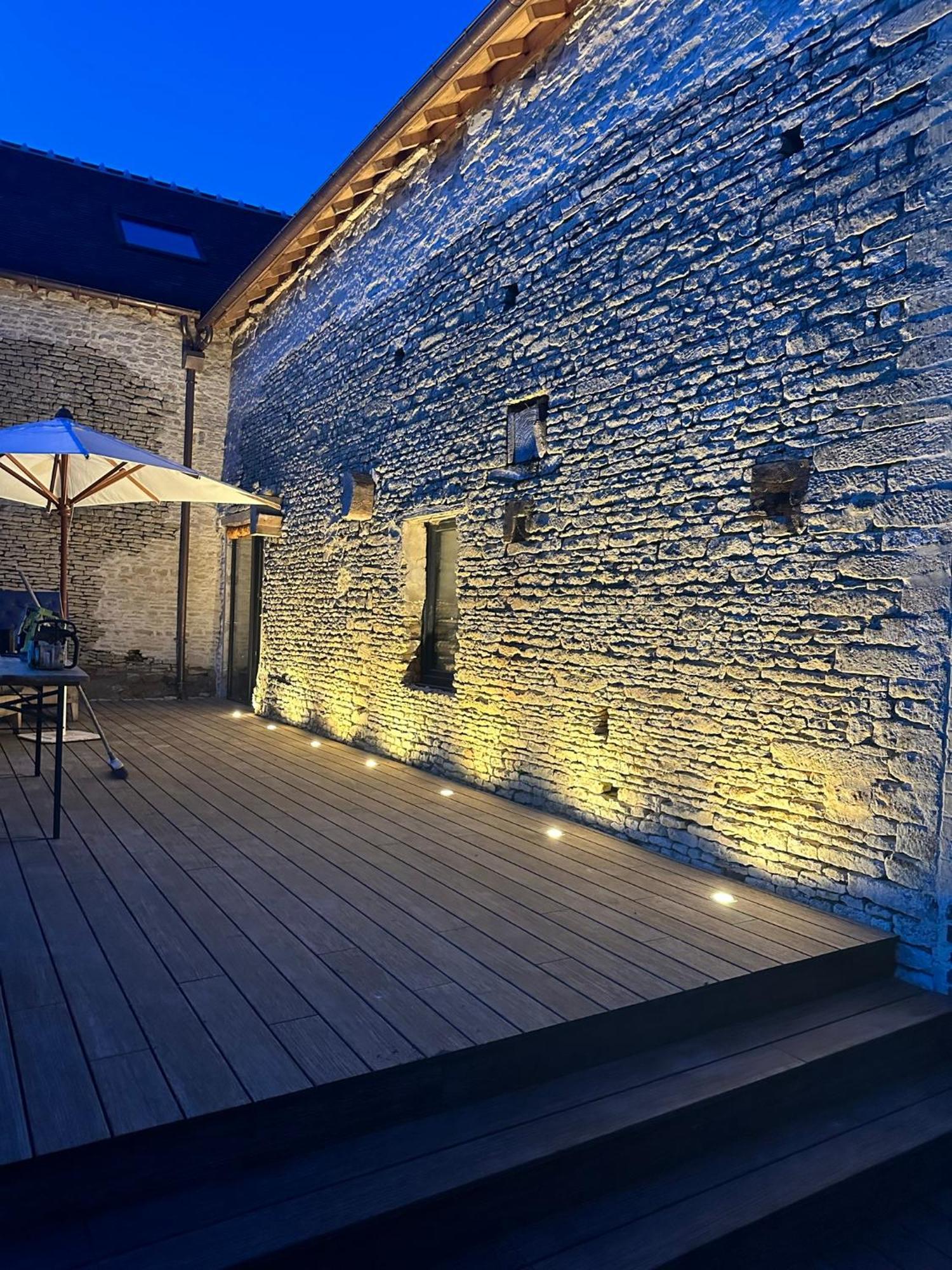 Gite Confortable Au Milieu Des Pres - La Ferme De Montigny Neauphe-Sur-Dive Ngoại thất bức ảnh